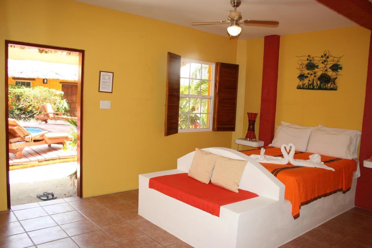 Seaside Cabanas Hotel Caye Corker Exteriör bild